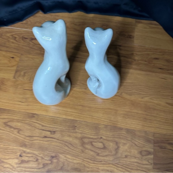 Vintage Mid Century White Ceramic Cat Figurines Green Eyes Pair Couple Statues - Picture 5 of 11